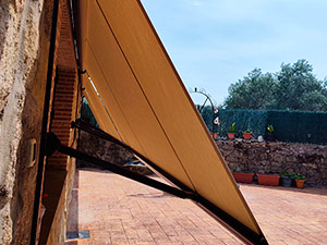 Toldos en Torrejón de Velasco.